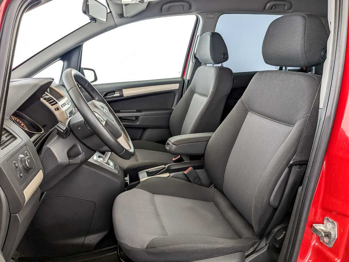 Opel Zafira с пробегом — 2008 год. Фото: #15