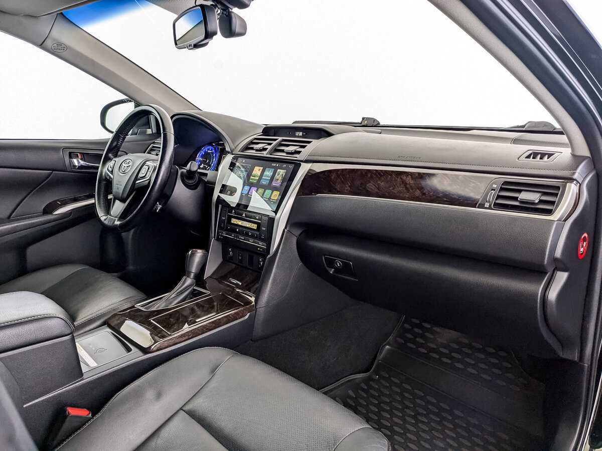 Toyota Camry с пробегом — 2016 год. Фото: #8