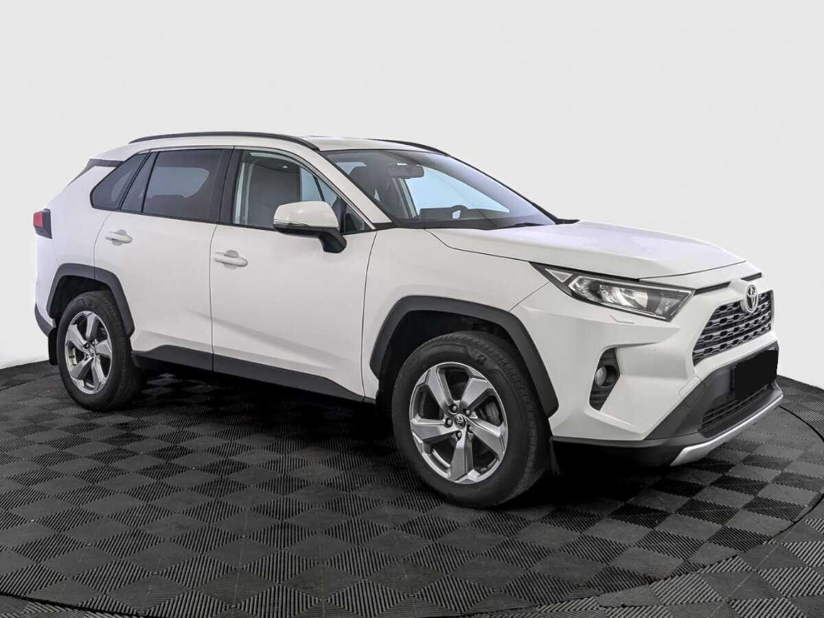 Toyota RAV4 с пробегом — 2021 год. Фото: #2