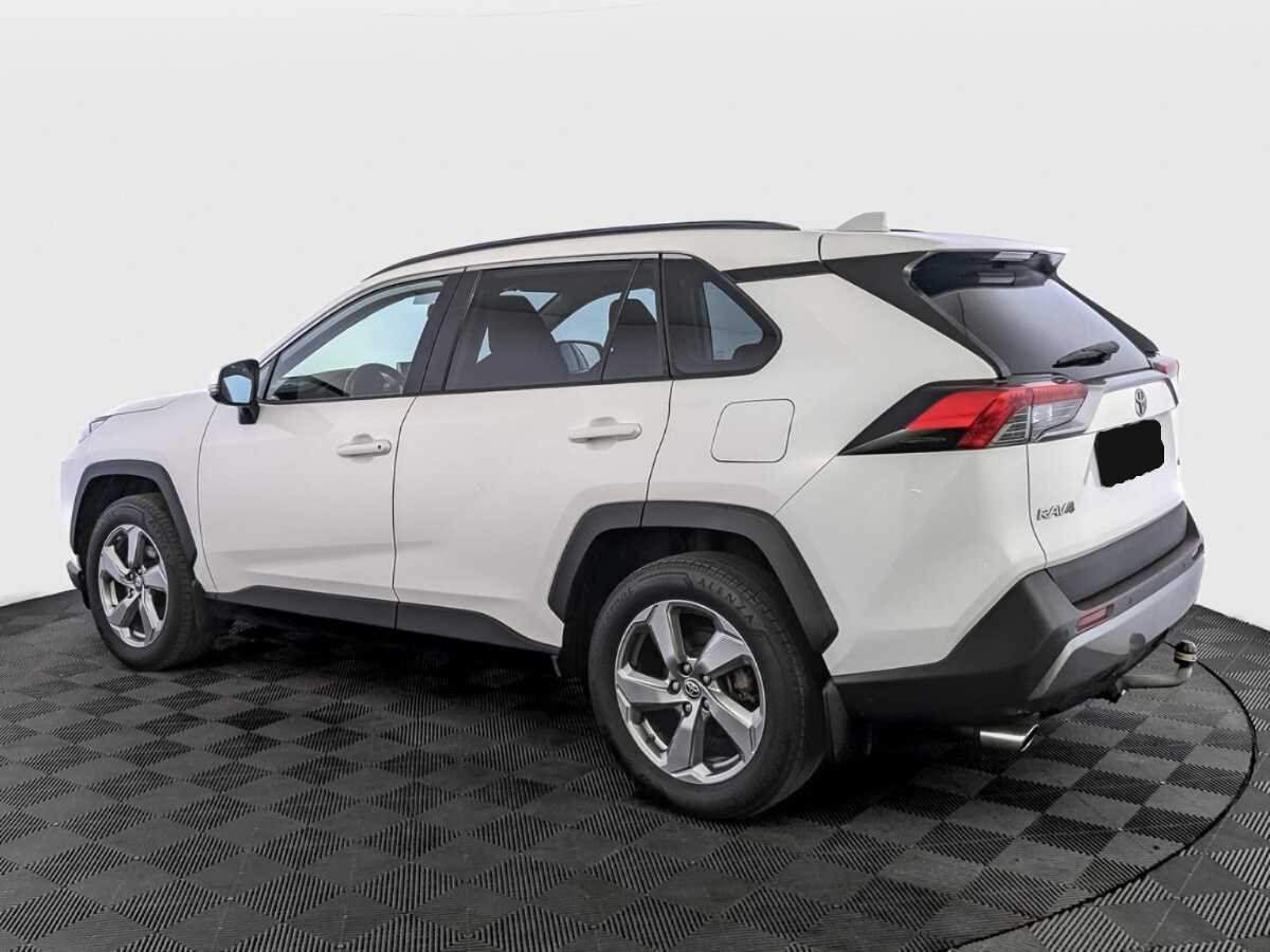 Toyota RAV4 с пробегом — 2021 год. Фото: #6