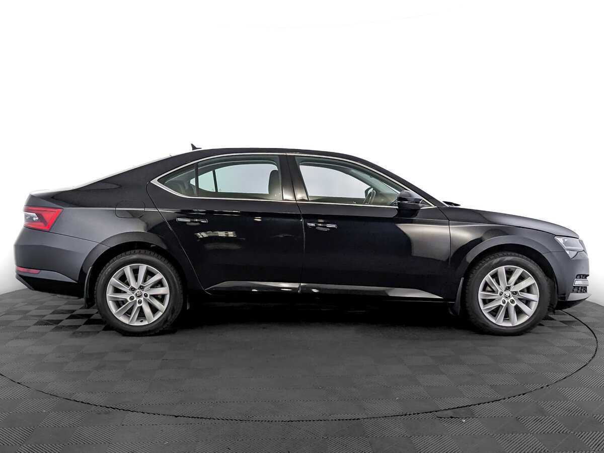 Skoda Superb с пробегом — 2020 год. Фото: #3