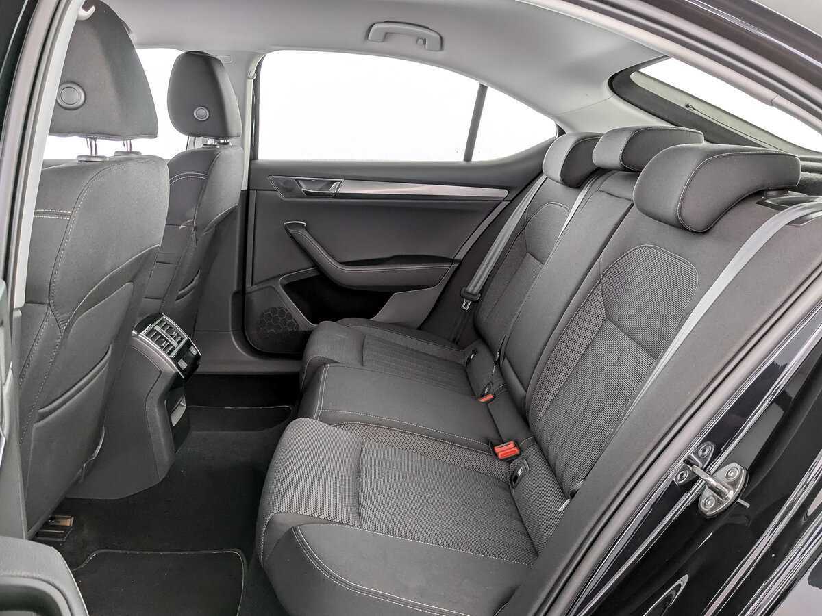 Skoda Superb с пробегом — 2020 год. Фото: #9