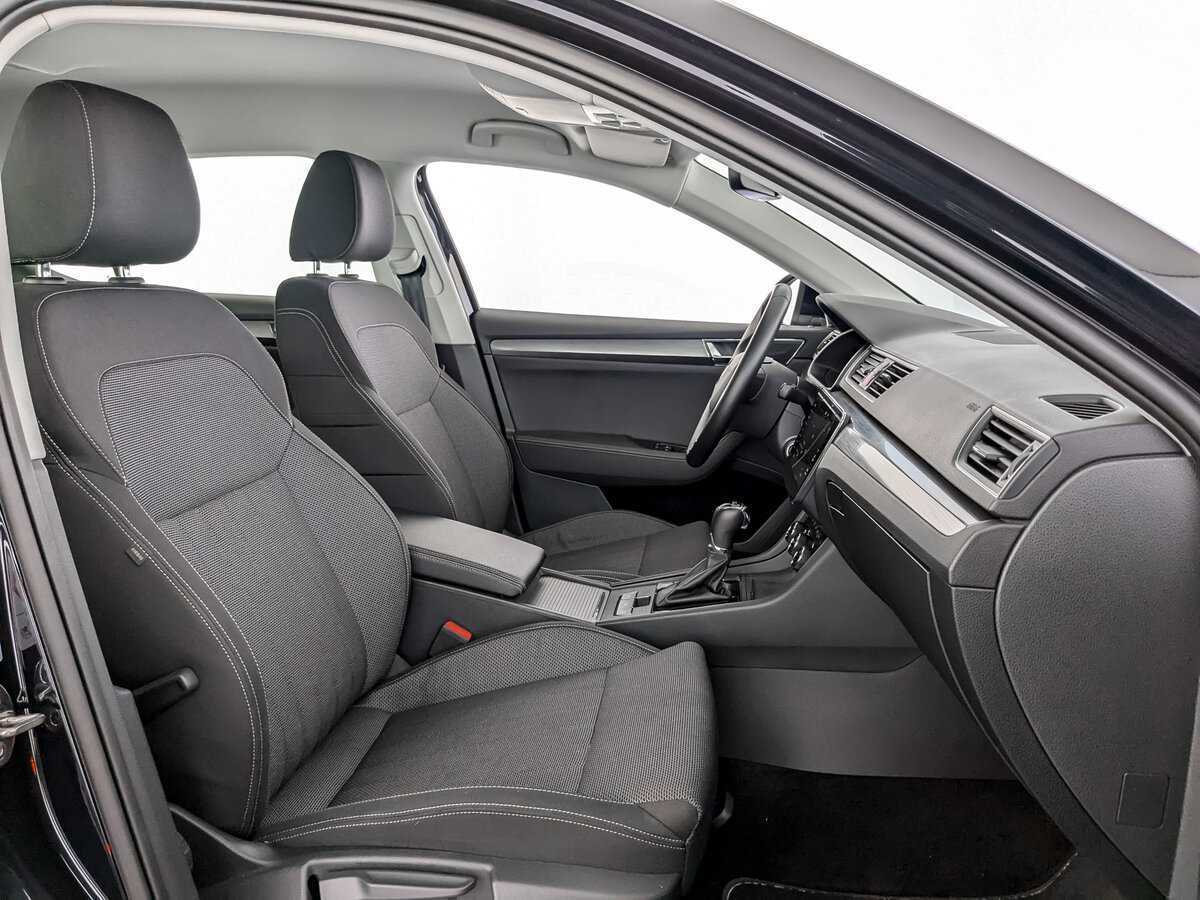 Skoda Superb с пробегом — 2020 год. Фото: #17