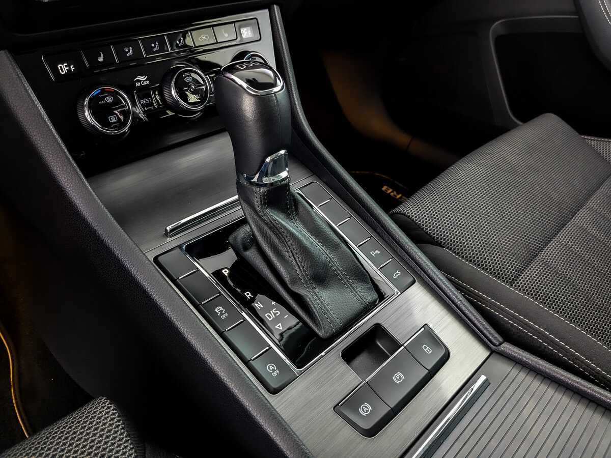 Skoda Superb с пробегом — 2020 год. Фото: #21