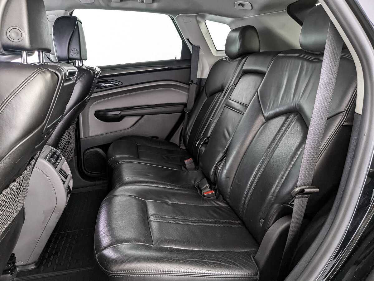 Cadillac SRX с пробегом — 2010 год. Фото: #13