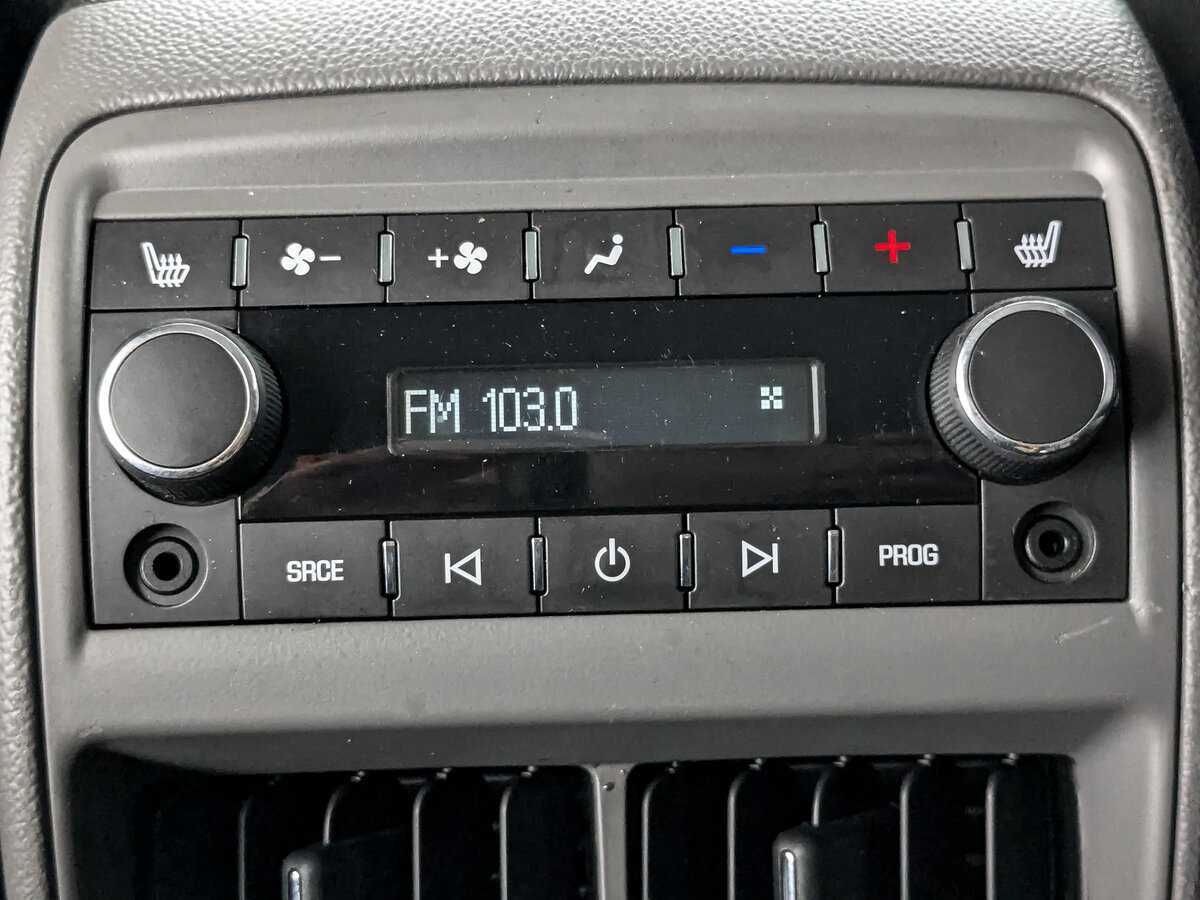 Cadillac SRX с пробегом — 2010 год. Фото: #16