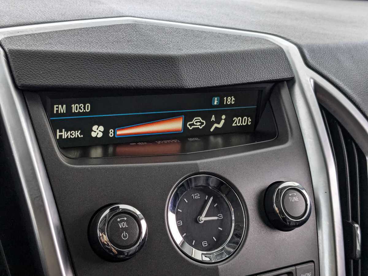 Cadillac SRX с пробегом — 2010 год. Фото: #24