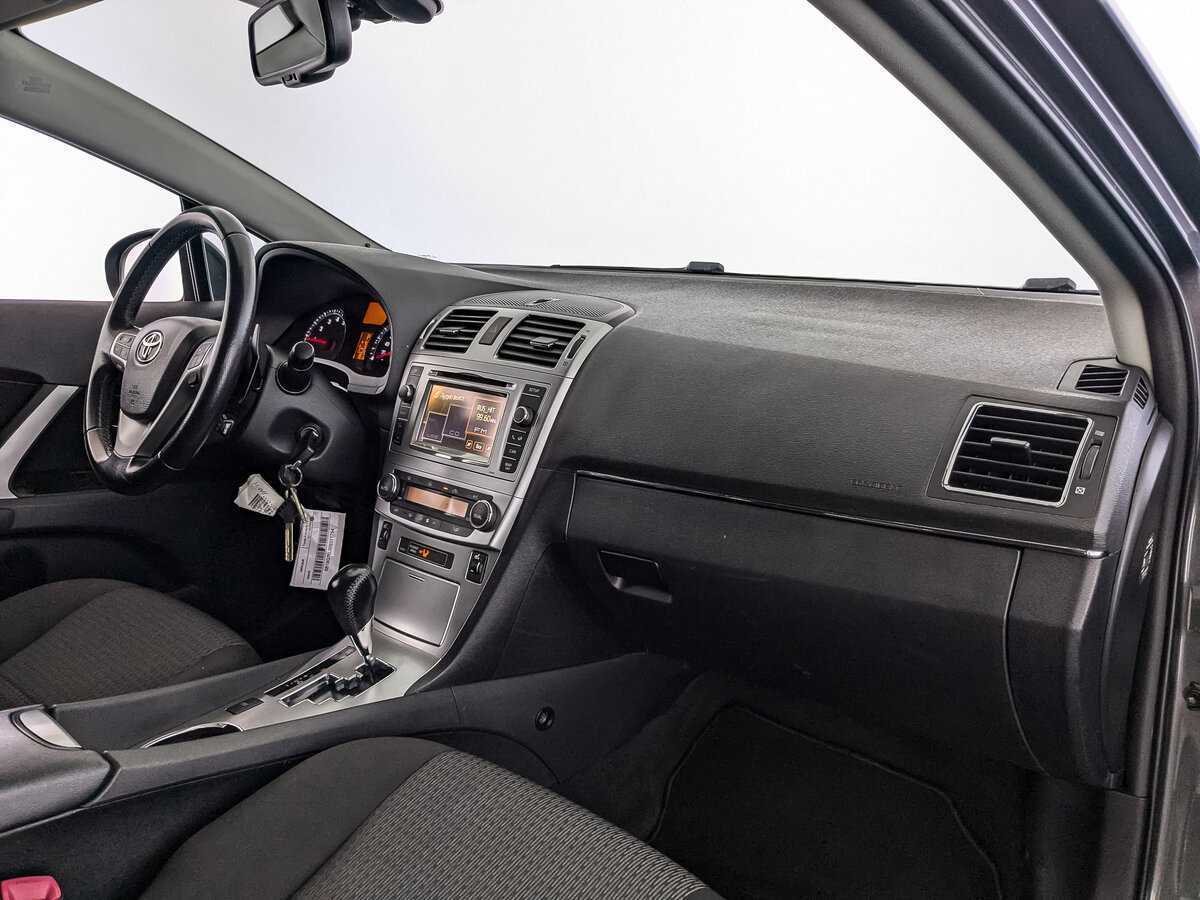 Toyota Avensis с пробегом — 2012 год. Фото: #8