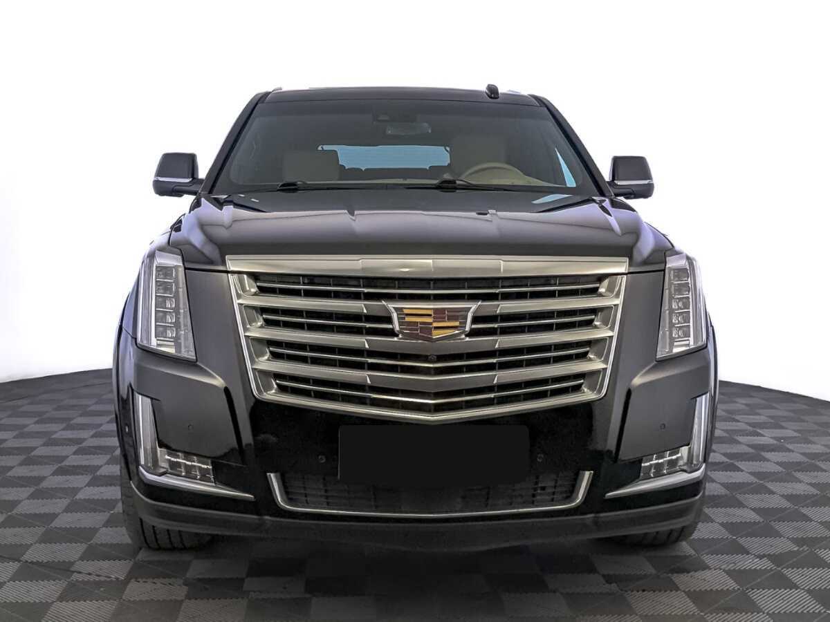 Cadillac Escalade с пробегом — 2018 год. Фото: #1