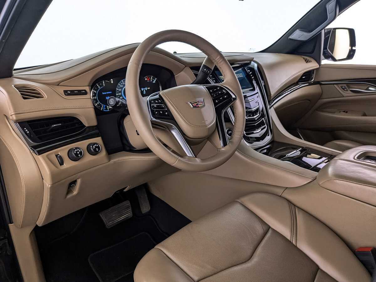 Cadillac Escalade с пробегом — 2018 год. Фото: #10