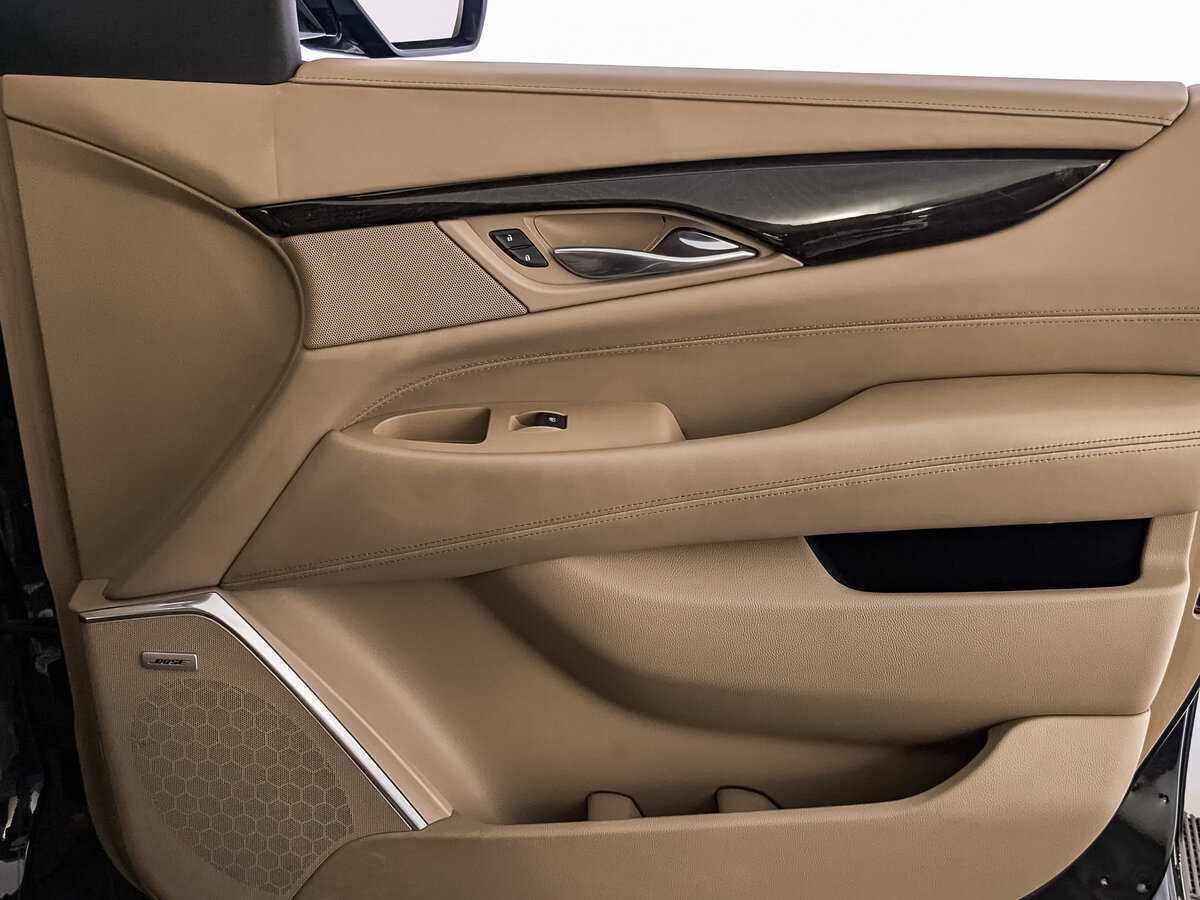 Cadillac Escalade с пробегом — 2018 год. Фото: #19