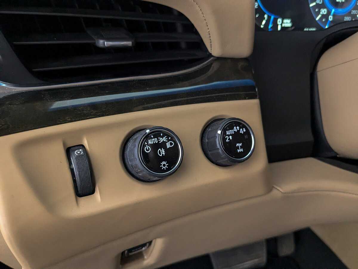 Cadillac Escalade с пробегом — 2018 год. Фото: #23