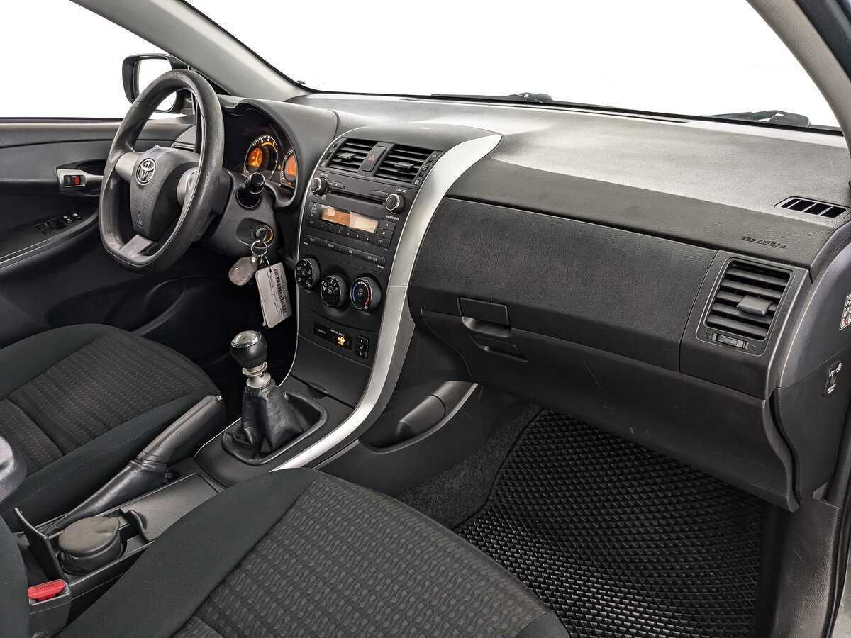 Toyota Corolla с пробегом — 2010 год. Фото: #7