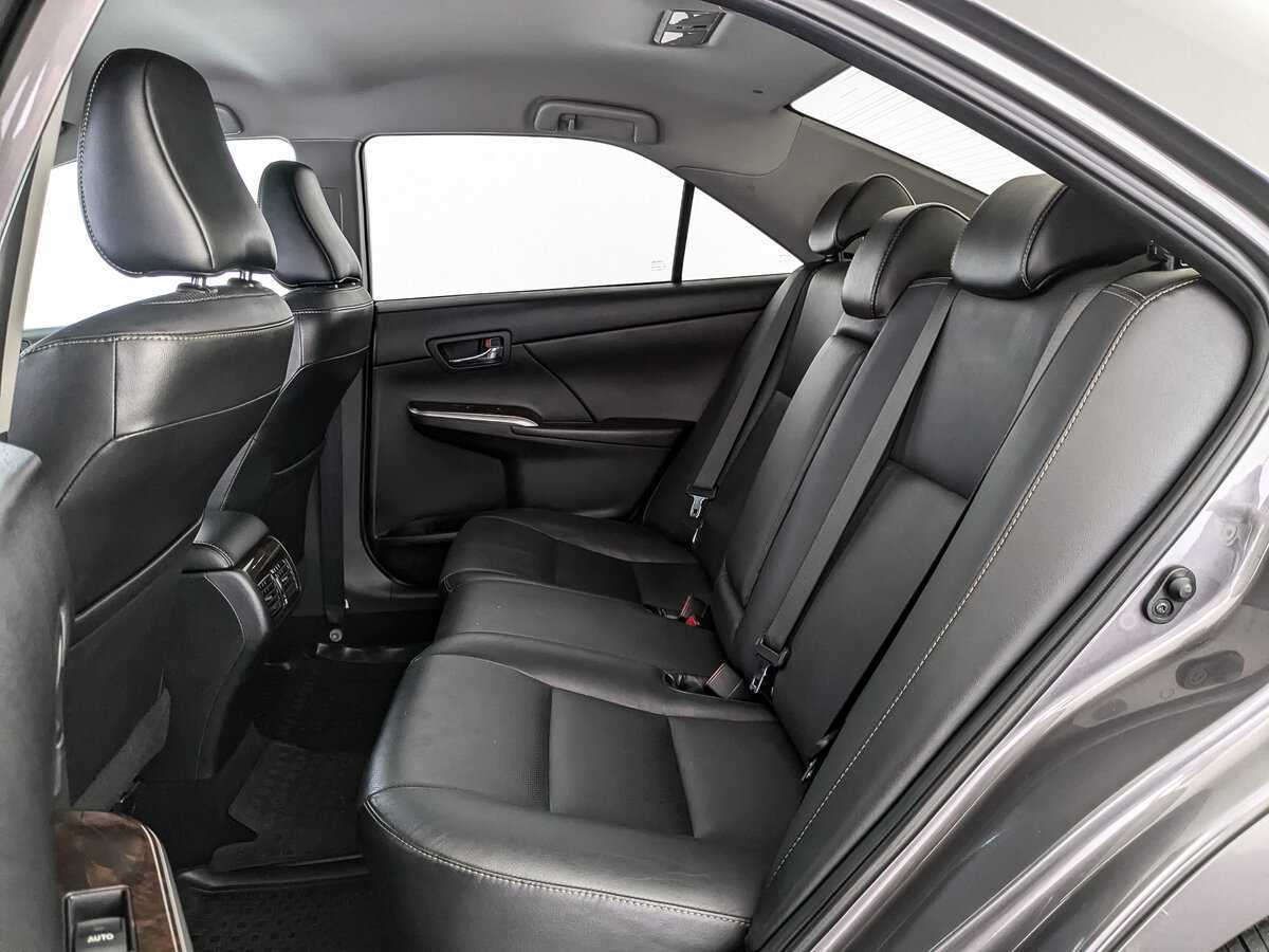 Toyota Camry с пробегом — 2016 год. Фото: #13