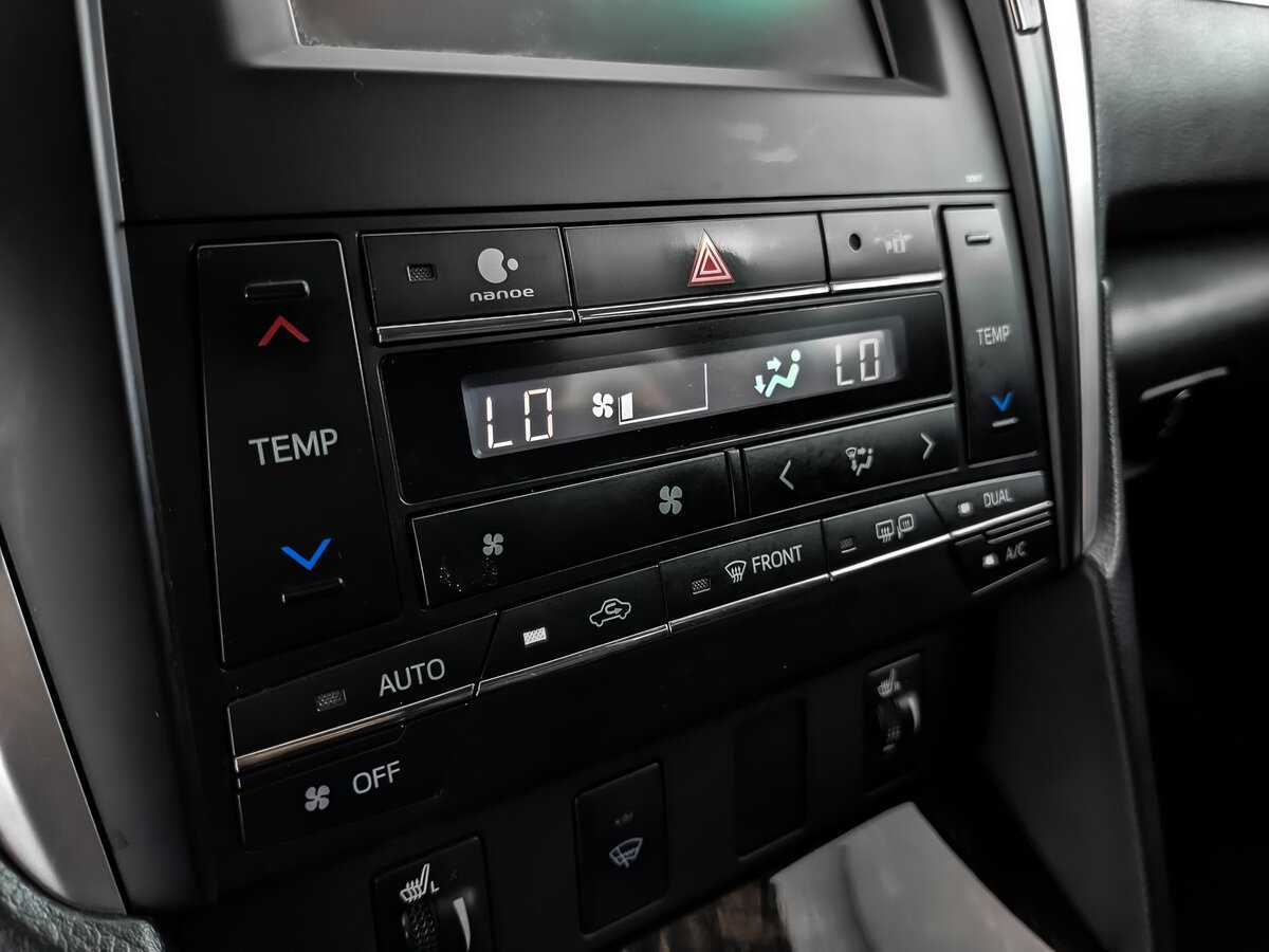 Toyota Camry с пробегом — 2016 год. Фото: #16