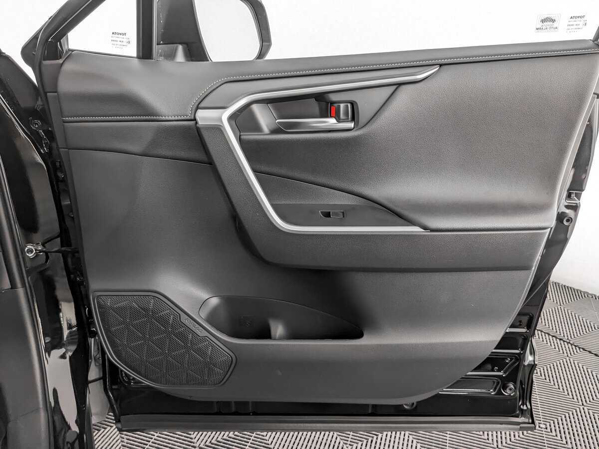 Toyota RAV4 с пробегом — 2021 год. Фото: #19