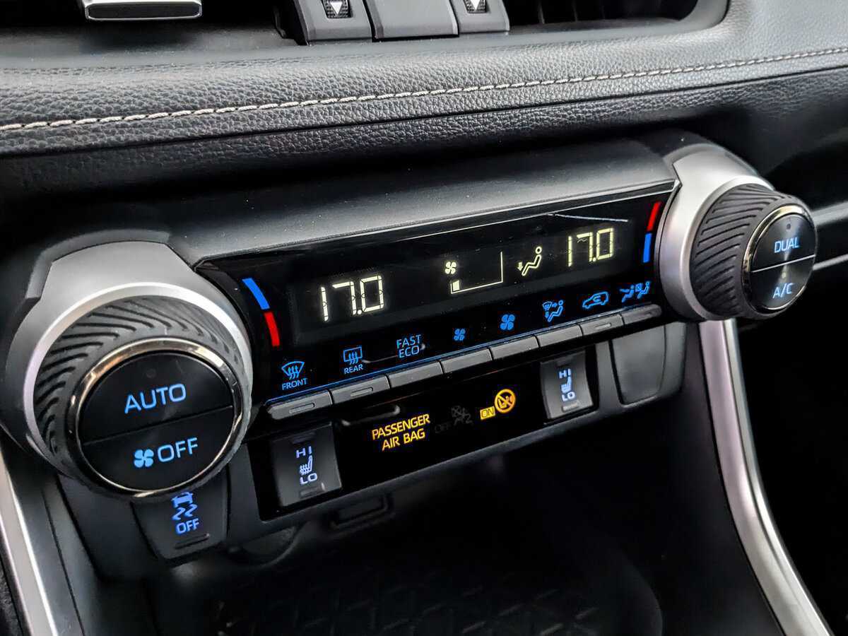 Toyota RAV4 с пробегом — 2021 год. Фото: #20