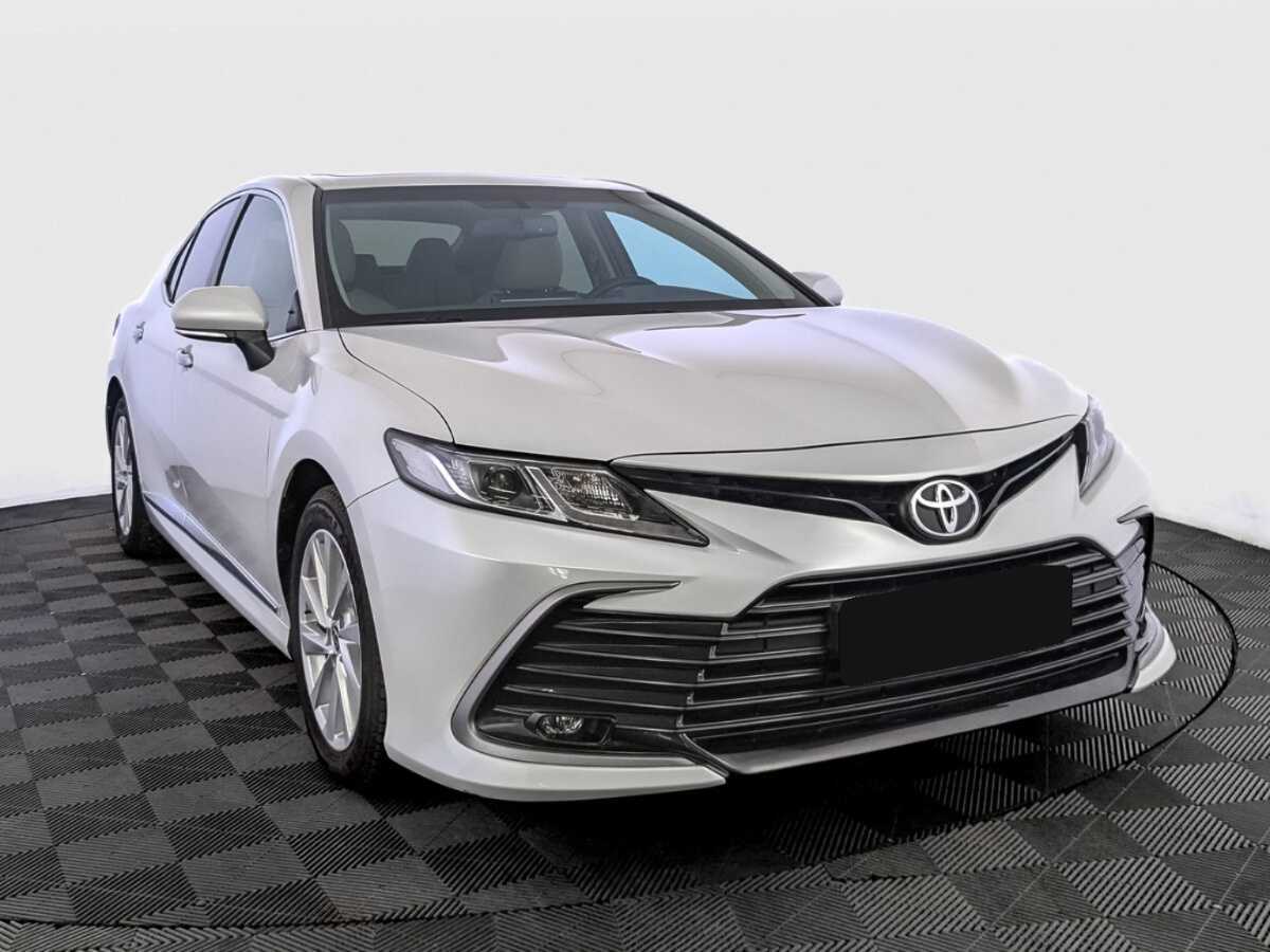 Toyota Camry с пробегом — 2022 год. Фото: #2