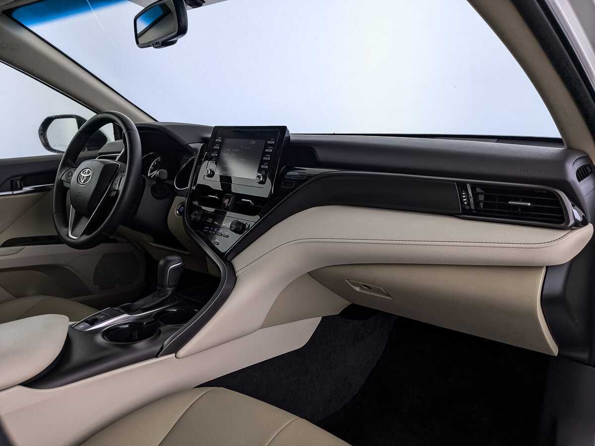Toyota Camry с пробегом — 2022 год. Фото: #8