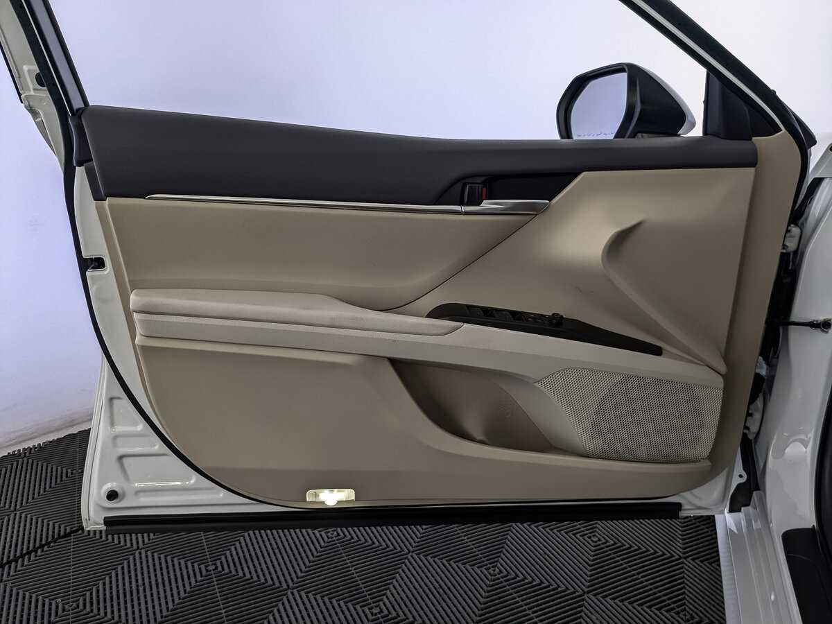 Toyota Camry с пробегом — 2022 год. Фото: #14
