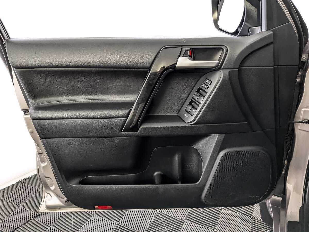 Toyota Land Cruiser Prado с пробегом — 2018 год. Фото: #18