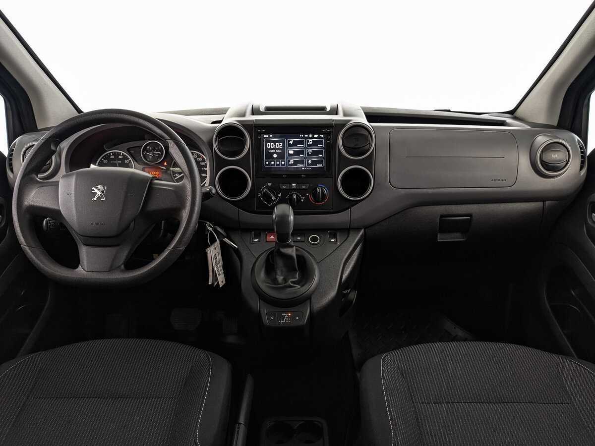 Peugeot Partner с пробегом — 2022 год. Фото: #9