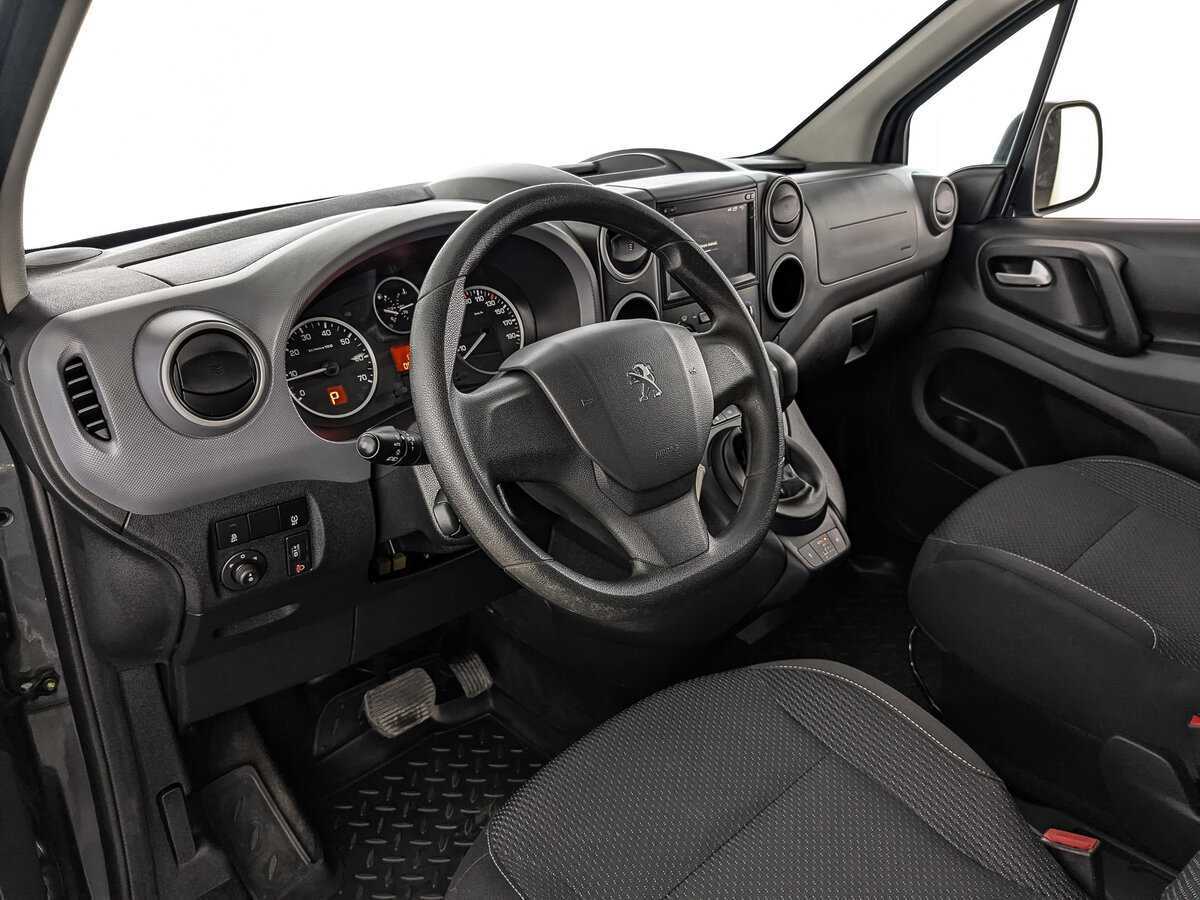 Peugeot Partner с пробегом — 2022 год. Фото: #10