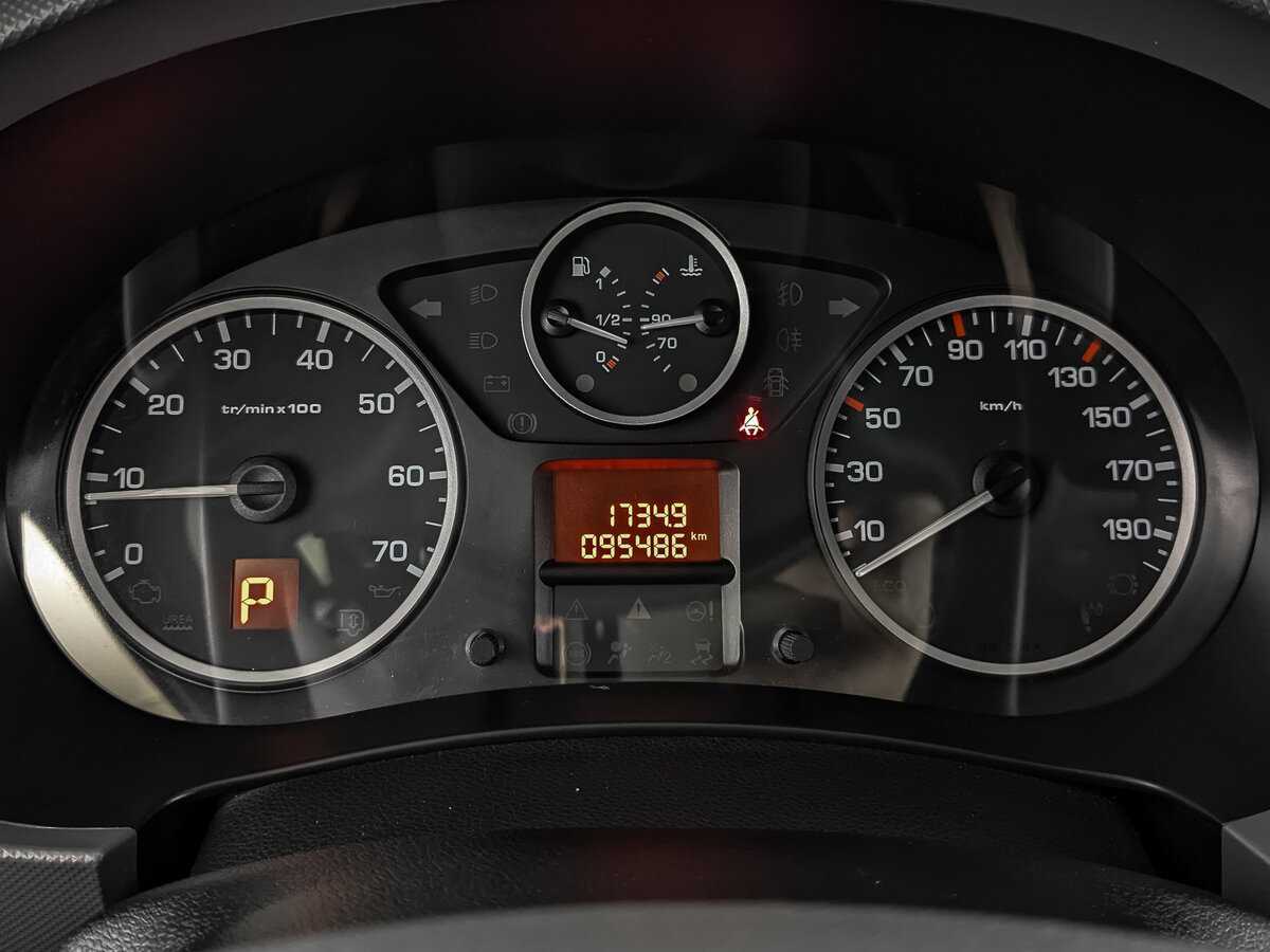 Peugeot Partner с пробегом — 2022 год. Фото: #11