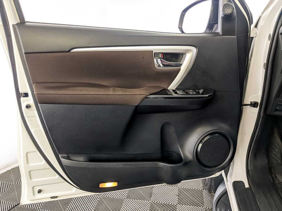 Toyota Fortuner с пробегом — 2018 год. Фото: #14