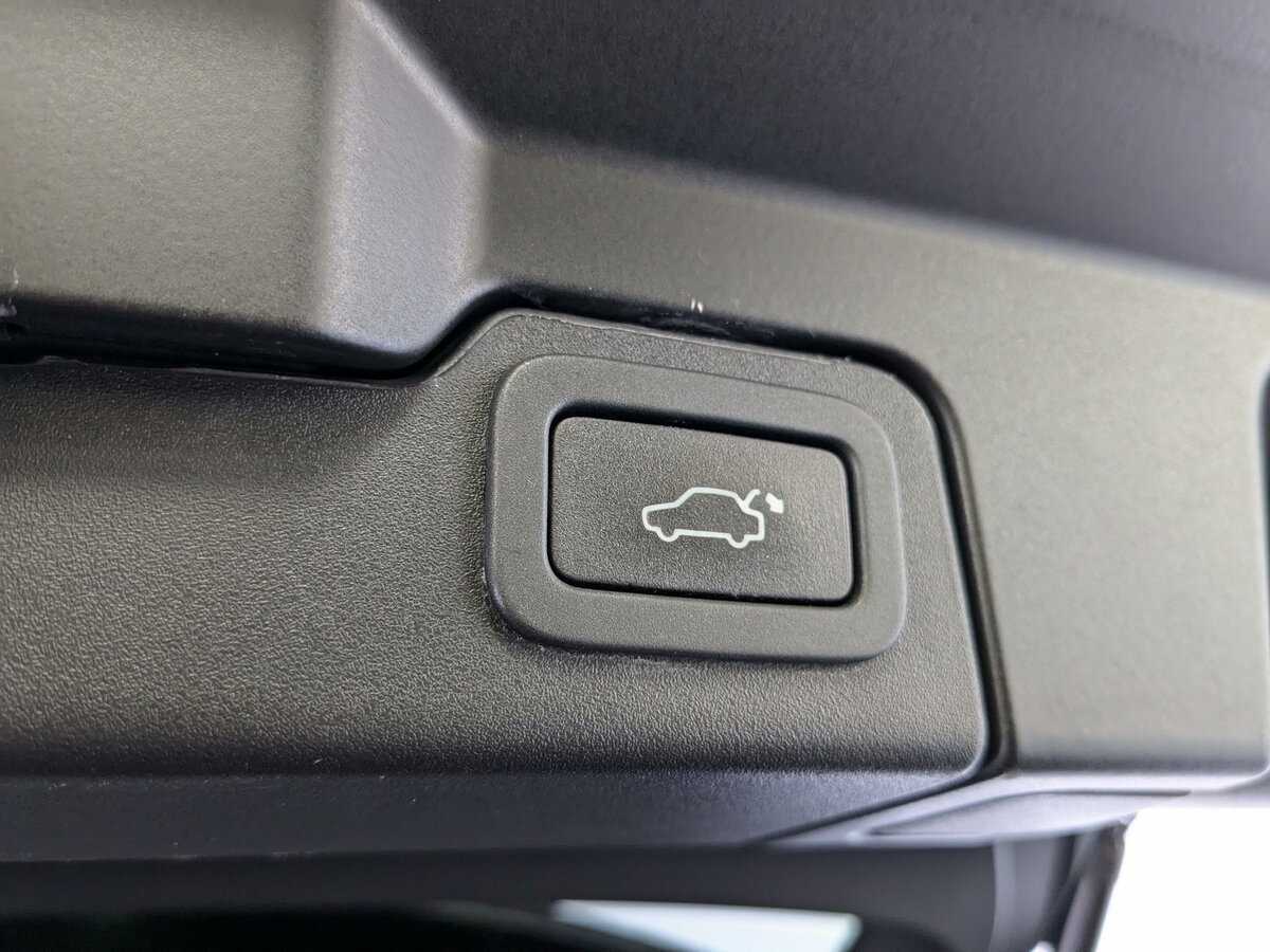 Land Rover Range Rover Evoque с пробегом — 2018 год. Фото: #24