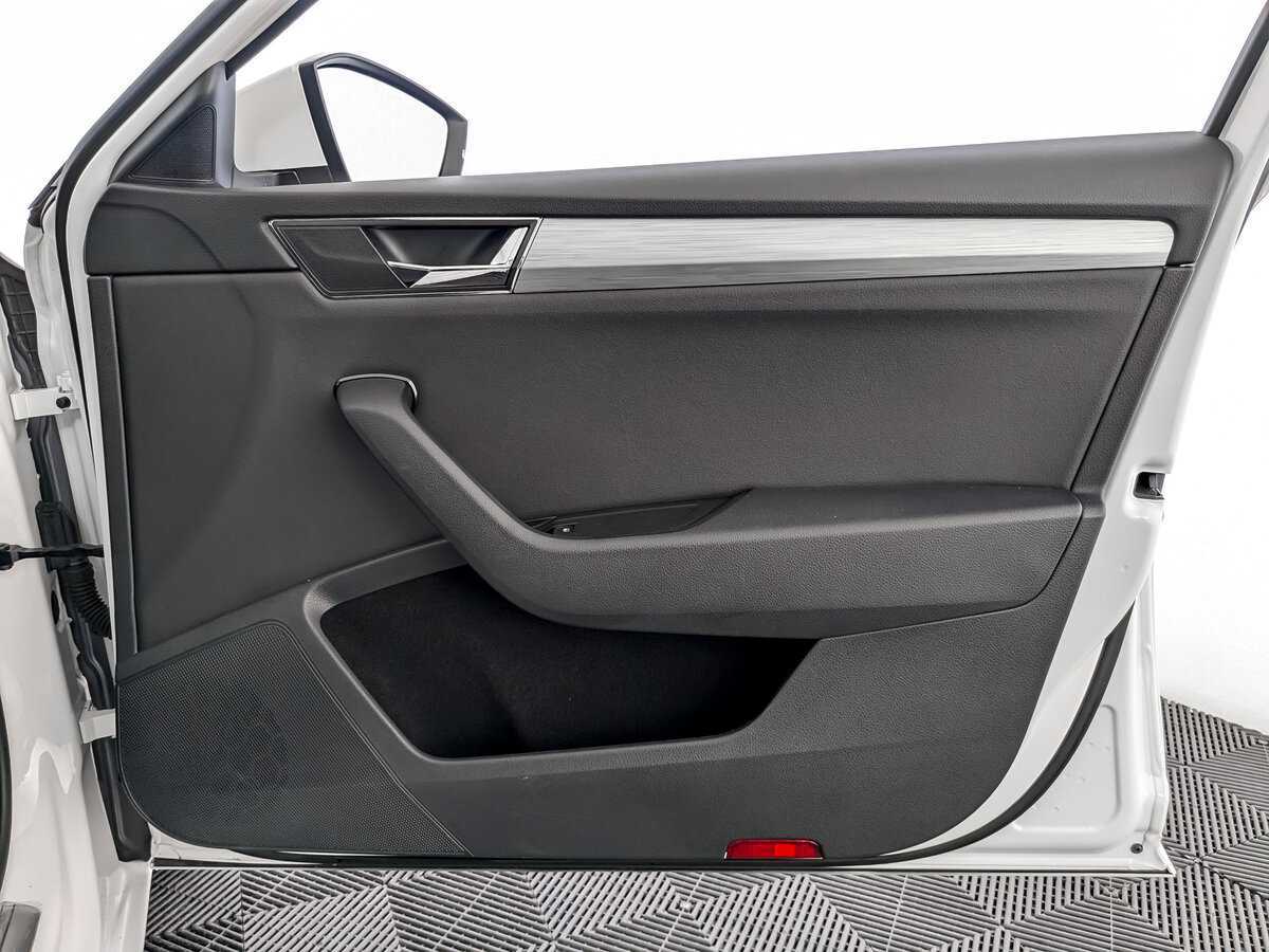 Skoda Superb с пробегом — 2021 год. Фото: #18