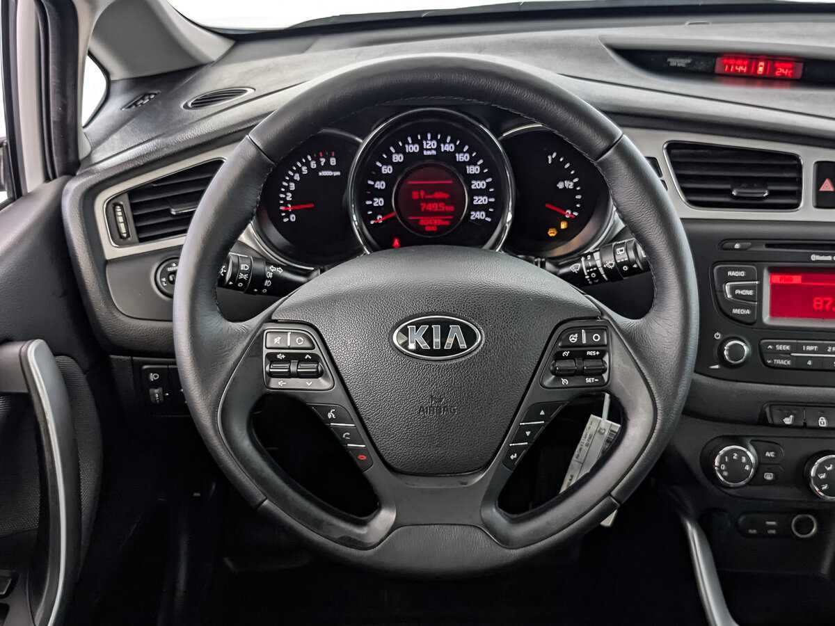 Kia Ceed с пробегом — 2015 год. Фото: #17