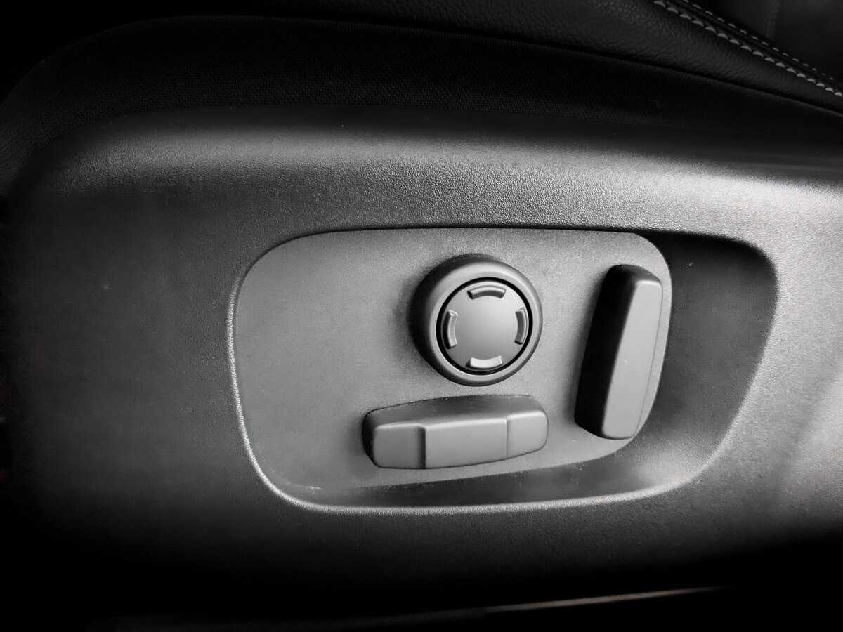 Land Rover Range Rover Velar с пробегом — 2021 год. Фото: #15