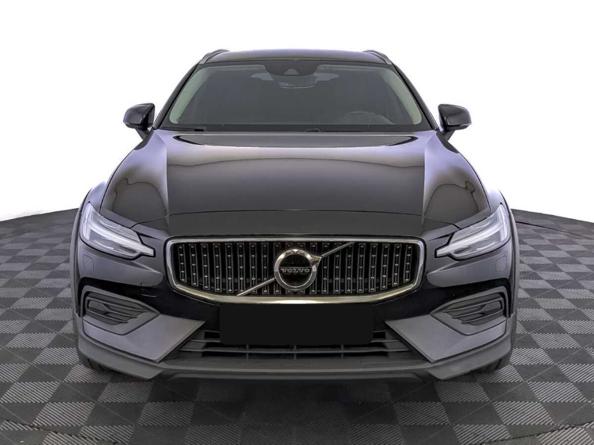 Volvo V60 Cross Country с пробегом — 2020 год. Фото: #1