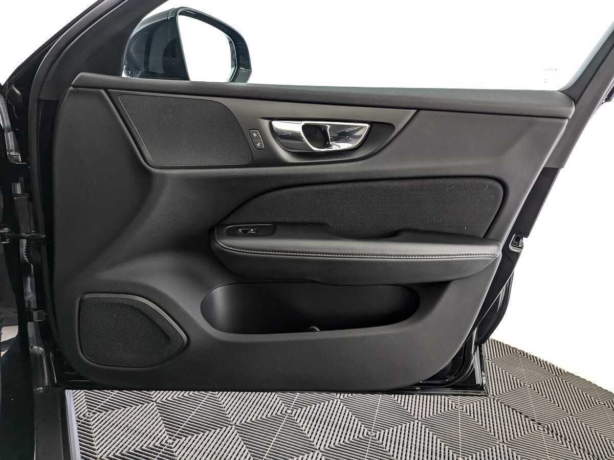 Volvo V60 Cross Country с пробегом — 2020 год. Фото: #19