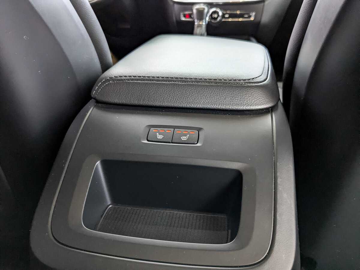 Volvo V60 Cross Country с пробегом — 2020 год. Фото: #23