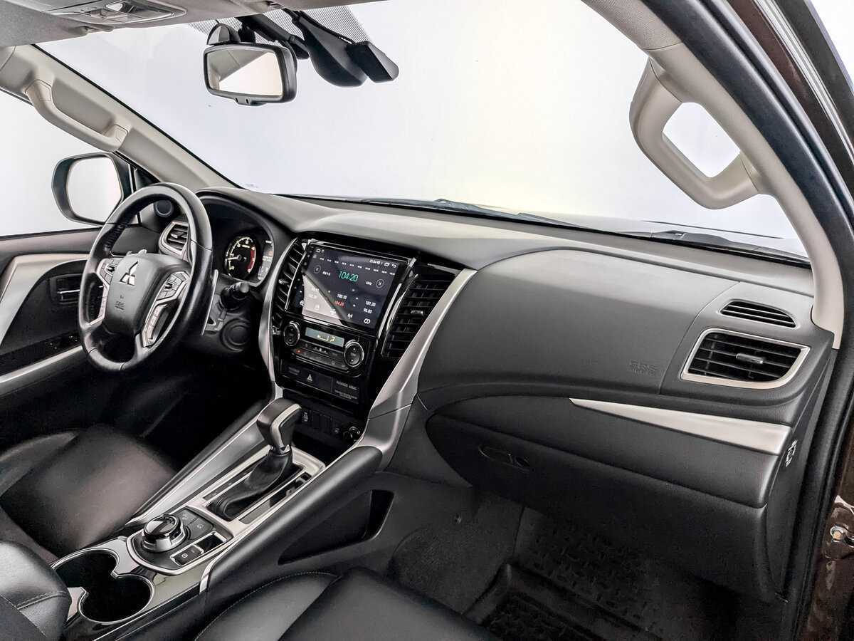 Mitsubishi Pajero Sport с пробегом — 2019 год. Фото: #8