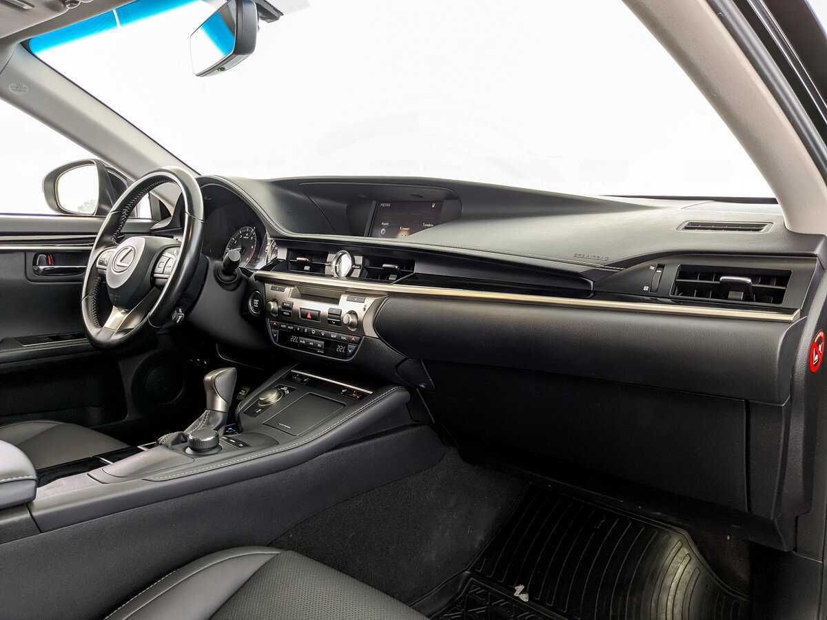 Lexus ES с пробегом — 2018 год. Фото: #8