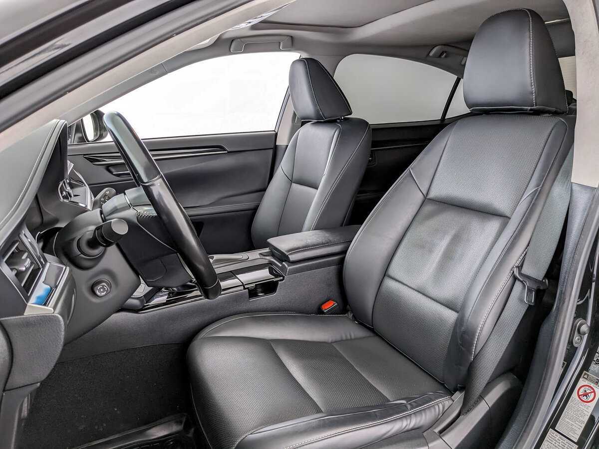 Lexus ES с пробегом — 2018 год. Фото: #16