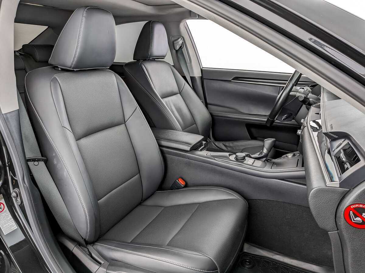 Lexus ES с пробегом — 2018 год. Фото: #19