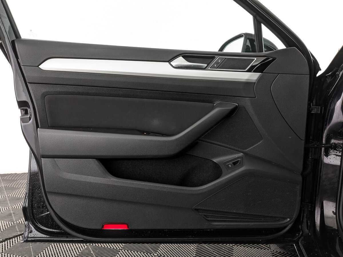 Volkswagen Passat с пробегом — 2018 год. Фото: #14