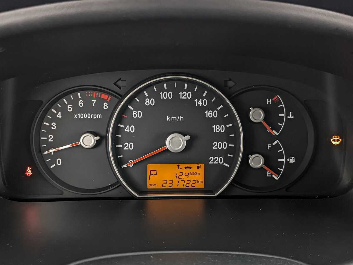 Kia Carens с пробегом — 2011 год. Фото: #11