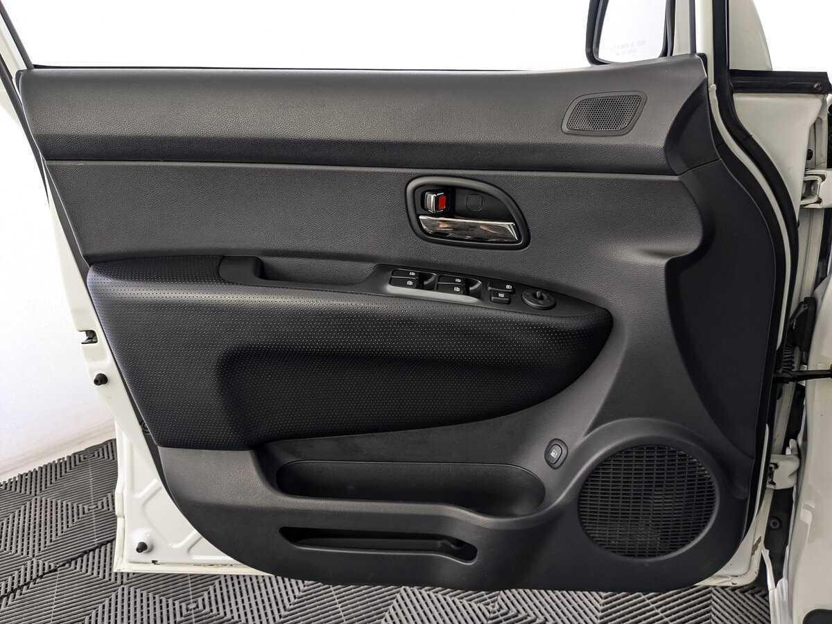 Kia Carens с пробегом — 2011 год. Фото: #14