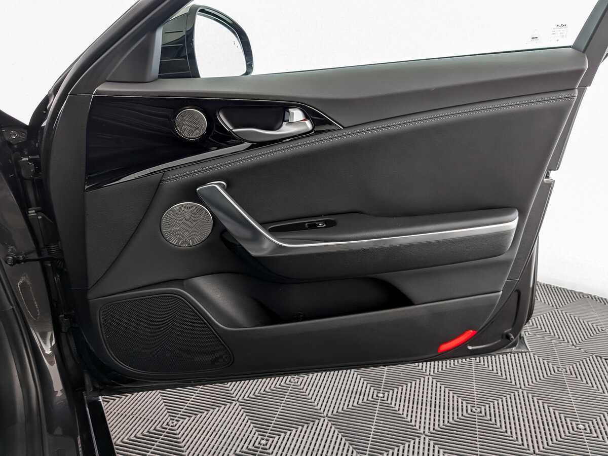 Kia Stinger с пробегом — 2023 год. Фото: #19