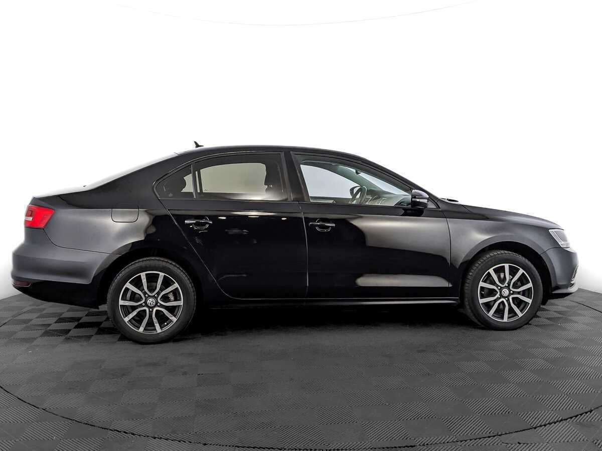 Volkswagen Jetta с пробегом — 2015 год. Фото: #3