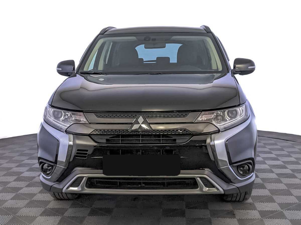 Mitsubishi Outlander с пробегом — 2022 год. Фото: #1