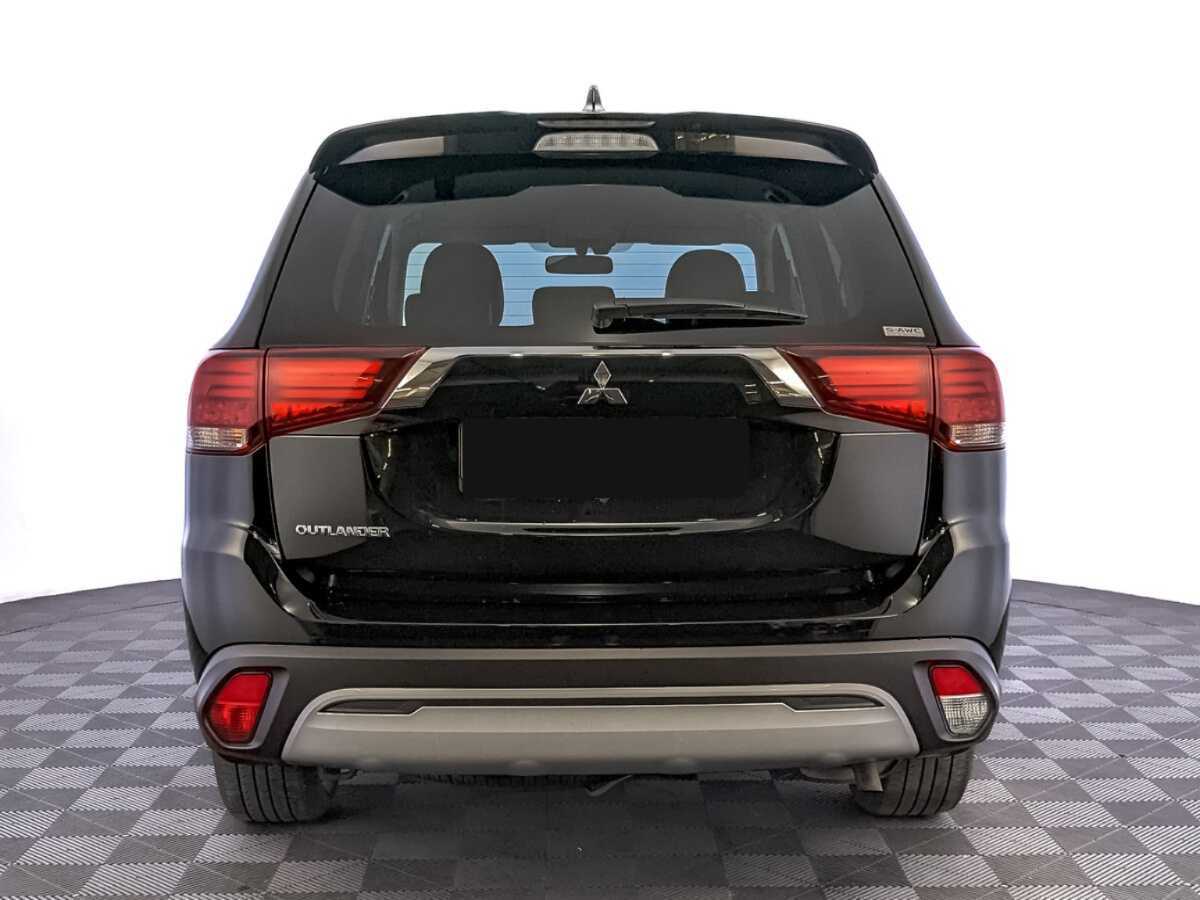 Mitsubishi Outlander с пробегом — 2022 год. Фото: #5