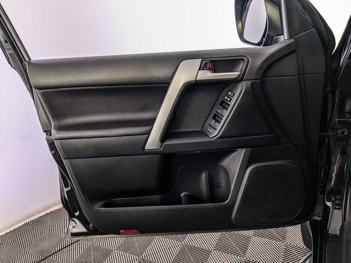 Toyota Land Cruiser Prado с пробегом — 2018 год. Фото: #13