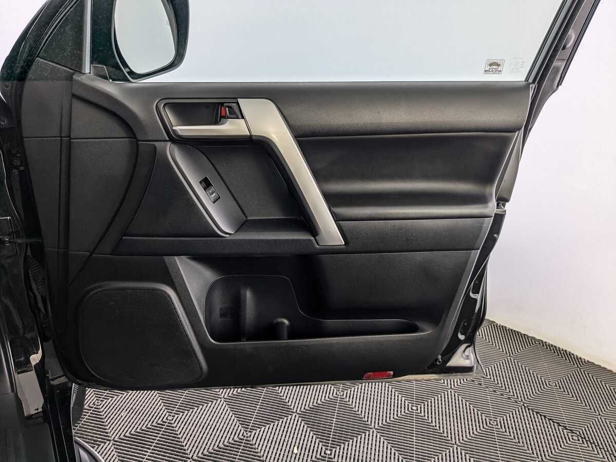 Toyota Land Cruiser Prado с пробегом — 2018 год. Фото: #19