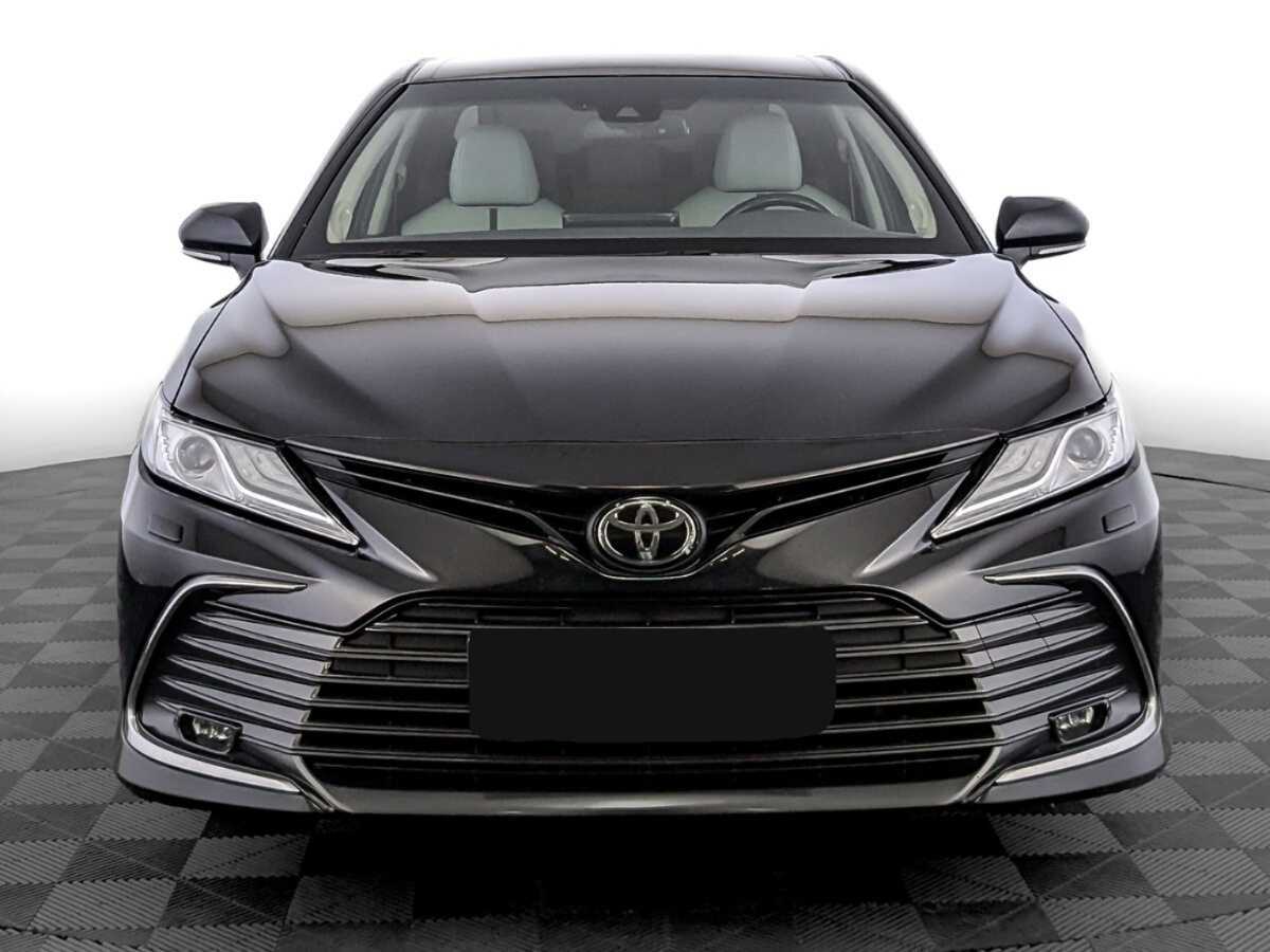 Toyota Camry с пробегом — 2021 год. Фото: #1